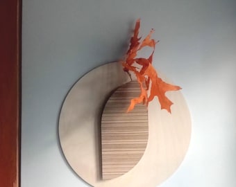 Moderne houten muurvaas, minimalistisch geometrisch muurdecor, handgemaakte houten bloemenhouder, interieur in Scandinavische stijl, circulair kunststuk cadeau