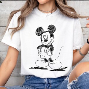 Camiseta con retrato de Mickey y sus amigos de Disney, camiseta clásica de Mickey, Minnie, Donald, Daisy, Goofy y Pluto, camiseta de vacaciones familiares en Disneyland imagen 3