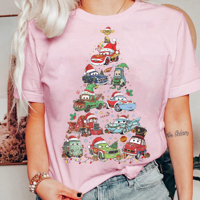 Disney Cars Weihnachtsbaum beleuchtet Shirt, Lightning McQueen Mater Doc Hudson Sally Sehr frohe Weihnachtsbeleuchtung, Disneyland-Weihnachtsreise-T-Stück Bild 2