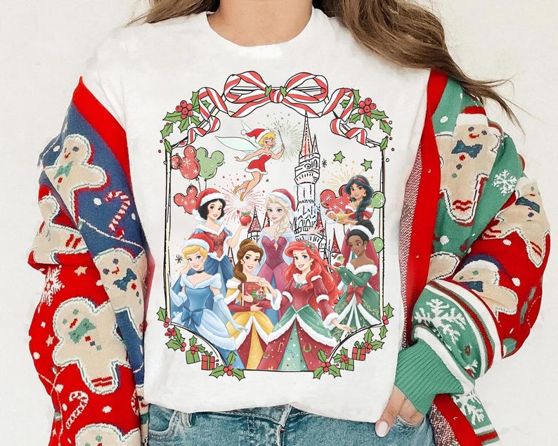 Camiseta navideña de princesas Disney con lazo coqueto, camiseta de princesas Bella, Ariel y Jasmine del Castillo del Reino Mágico, camiseta a juego para viaje de niñas en Navidad imagen 3