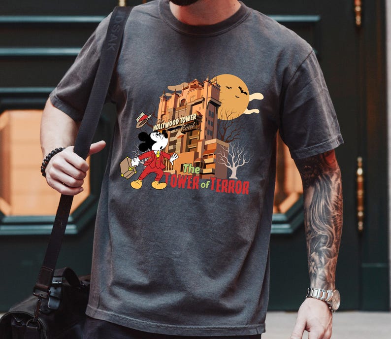 Camiseta de Halloween de la Torre del Terror de Mickey Mouse de Disney, camiseta de Halloween de Mickey y sus amigos, camisetas a juego de Mickey's Not So Scary Disneyland imagen 2