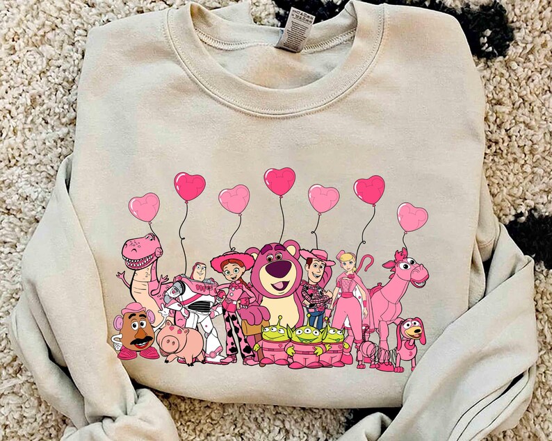 Globo de San Valentín con personajes de Toy Story de Disney, camiseta de San Valentín, camiseta de San Valentín para parejas de Disney, camiseta familiar a juego para viaje a Disneyland imagen 2