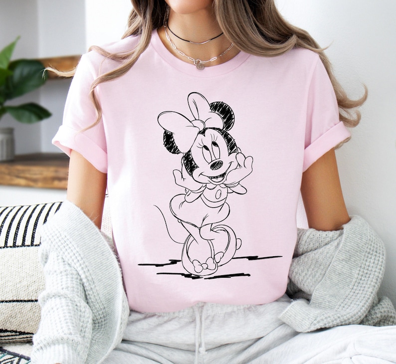 Camiseta con retrato de Mickey y sus amigos de Disney, camiseta clásica de Mickey, Minnie, Donald, Daisy, Goofy y Pluto, camiseta de vacaciones familiares en Disneyland imagen 4