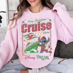 Gepersonaliseerd Disney Very Merrytime Cruise-T-shirt met alle personages, Cruise Line-kerst-T-shirt, Mickey & Friends, Stitch Chip Dale Inside Out afbeelding 5