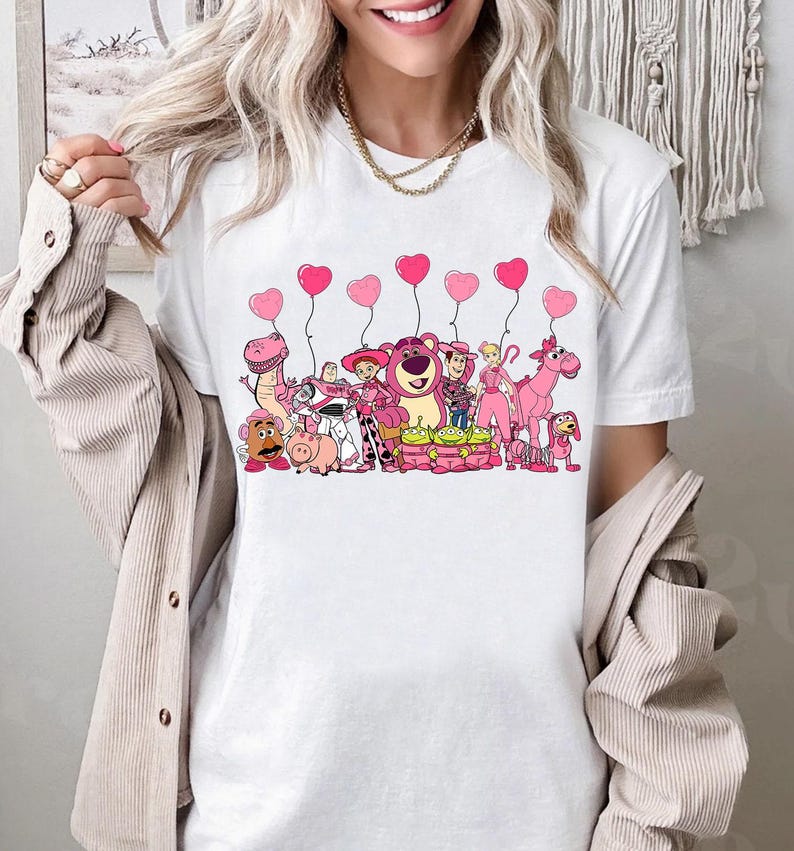 Globo de San Valentín con personajes de Toy Story de Disney, camiseta de San Valentín, camiseta de San Valentín para parejas de Disney, camiseta familiar a juego para viaje a Disneyland imagen 3