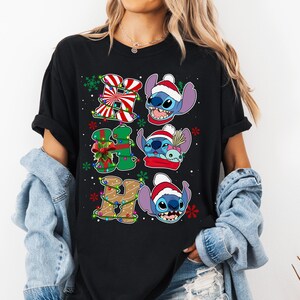 Disney kerst lilo en stitch ho ho ho kerstverlichting shirt, Disney kerstman stitch shirt, Disneyland kerst familie vakantie reis 2026 afbeelding 1