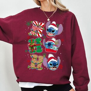 Disney kerst lilo en stitch ho ho ho kerstverlichting shirt, Disney kerstman stitch shirt, Disneyland kerst familie vakantie reis 2026 afbeelding 4