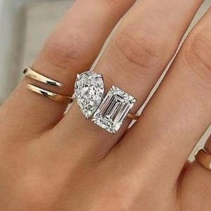4 CT Toi Et Moi Engagement Ring | Lab Diamond & Moissanite Pear Emerald Two Stone Wedding Ring |925 Silver Solid Gold | Unique Gift for Her