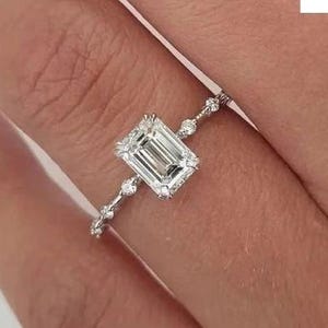 2 CT Moissanit Solitär Verlobungsring Smaragdschliff | 925er Silber Gold | Hochzeits-, Versprechens- & Jubiläumsring