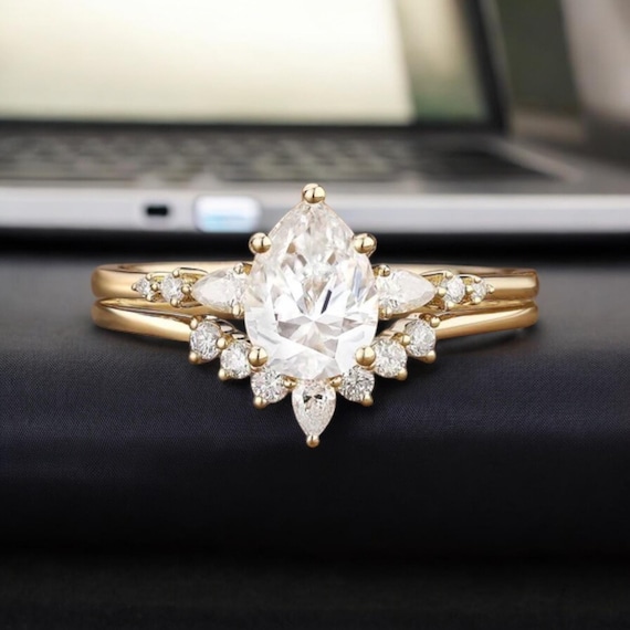 Anniversary Ring Set in 925 silver Engagement Ring Set, Pear Moissanite Wedding Ring Set, Promise Ring, Anniversary Present, gift for her