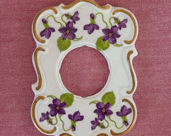 Porcelanowa ramka przełącznika w kolorze starego złota z fioletowym kwiatem, kwiatowa osłona na płytkę ścienną, akcesorium do oświetlenia w stylu francuskim, wystrój Cottagecore, romantyczny