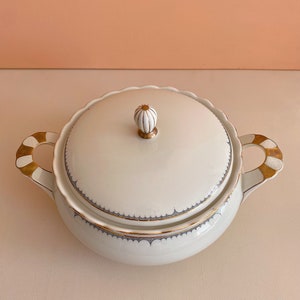 Vintage Arzberg Bavaria Cream Gold Terrine with Gold And Cream Surfaces on The Levers, Chic, Luxe Tableware, German Pottery, Gift Idea