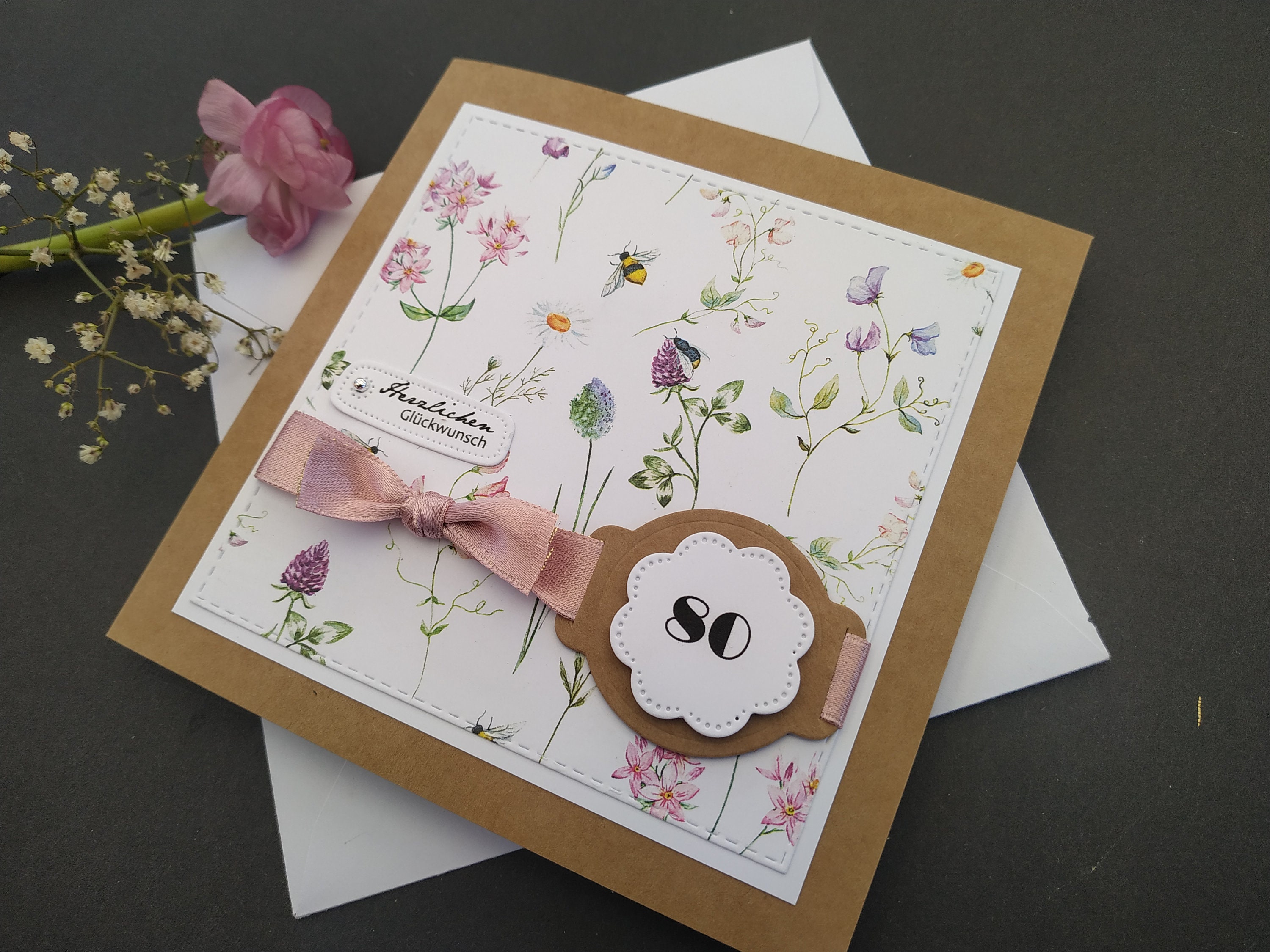 WHITE COTTON CARDS Handgefertigte Geburtstagskarte „Alter 70“ – Mit Glitzer & Strass, 16 X 16 Cm, Inkl. Umschlag