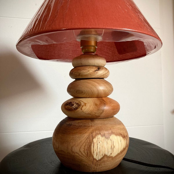 Lampe bois fabriquée à la main en Haute Savoie (France)