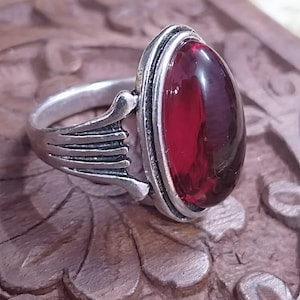 Queen Succubus Ring: Rare Demonic Entity Vessel
