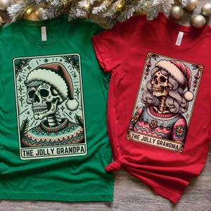 Camiseta navideña para abuela y abuelo, camiseta navideña para parejas, divertida camiseta navideña para abuelos con cartas del tarot, anuncio de embarazo para padres