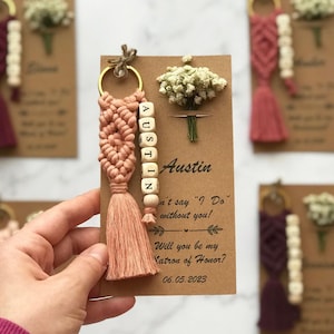 Personalisierte Brautjungfer Vorschlag Geschenke: Makramee Name Schlüsselanhänger mit Karte & Blumen, Benutzerdefinierte Schlüsselbund Geschenke