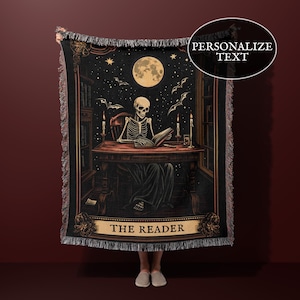 Gepersonaliseerde tarot geweven deken | Aangepaste naam | Franjedeken Book Lover | Boekachtig skelet | Gotisch Halloween | Wandtapijt voor interieur