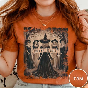 Girls Will Be Girls ハロウィン魔女 T シャツ | レトロハロウィンレディースシャツ | ヴィンテージバイブスコンフォートカラー T シャツ | 彼女へのギフト | セーラム