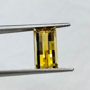 Netural citrine gemstone, Pixel cut, Rectangle shape, 3.10 ct. Ring stone, jewellery Making, loose gemstones