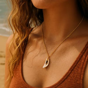 SRI LANKA | Necklace with Cowrie Shell & Gemstones | Natural Find Jewelry, Personalizable | Cowrie Shell Pendant, Waterproof Beach Jewelry