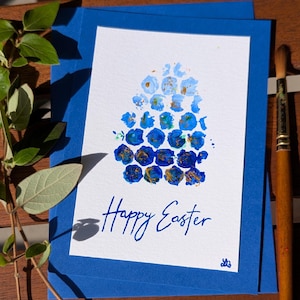 Tarjeta de Felices Pascuas, elegante tarjeta de Pascua hecha a mano con diseño abstracto de huevo - Azul y dorado