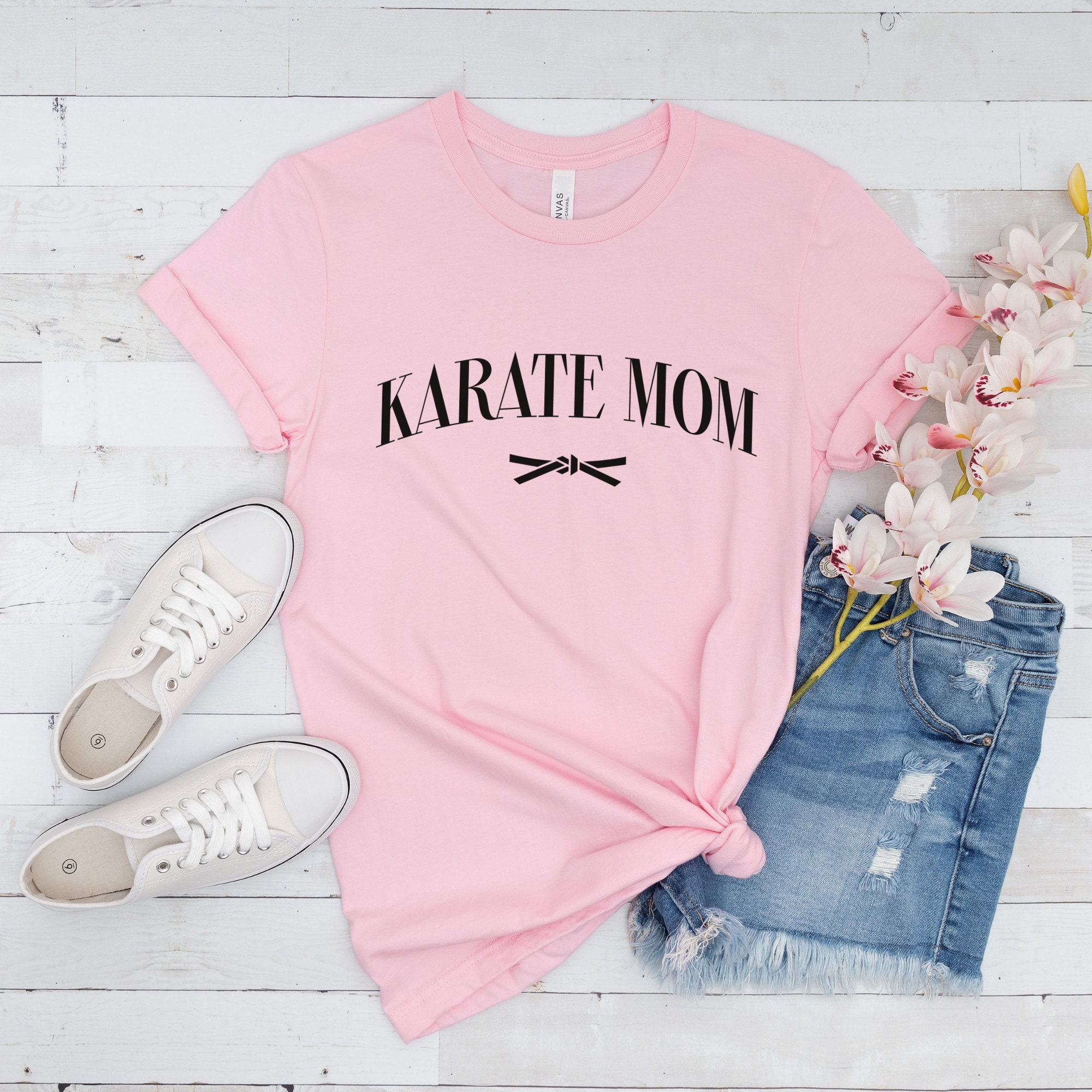 Camisa de mamá de Karate, regalo de mamá de Karate, linda camiseta simple  de mamá de Karate con cinturón, vida de mamá de Karate, camisa de mujer,  ajuste unisex - Etsy México, image size:2000x2000
