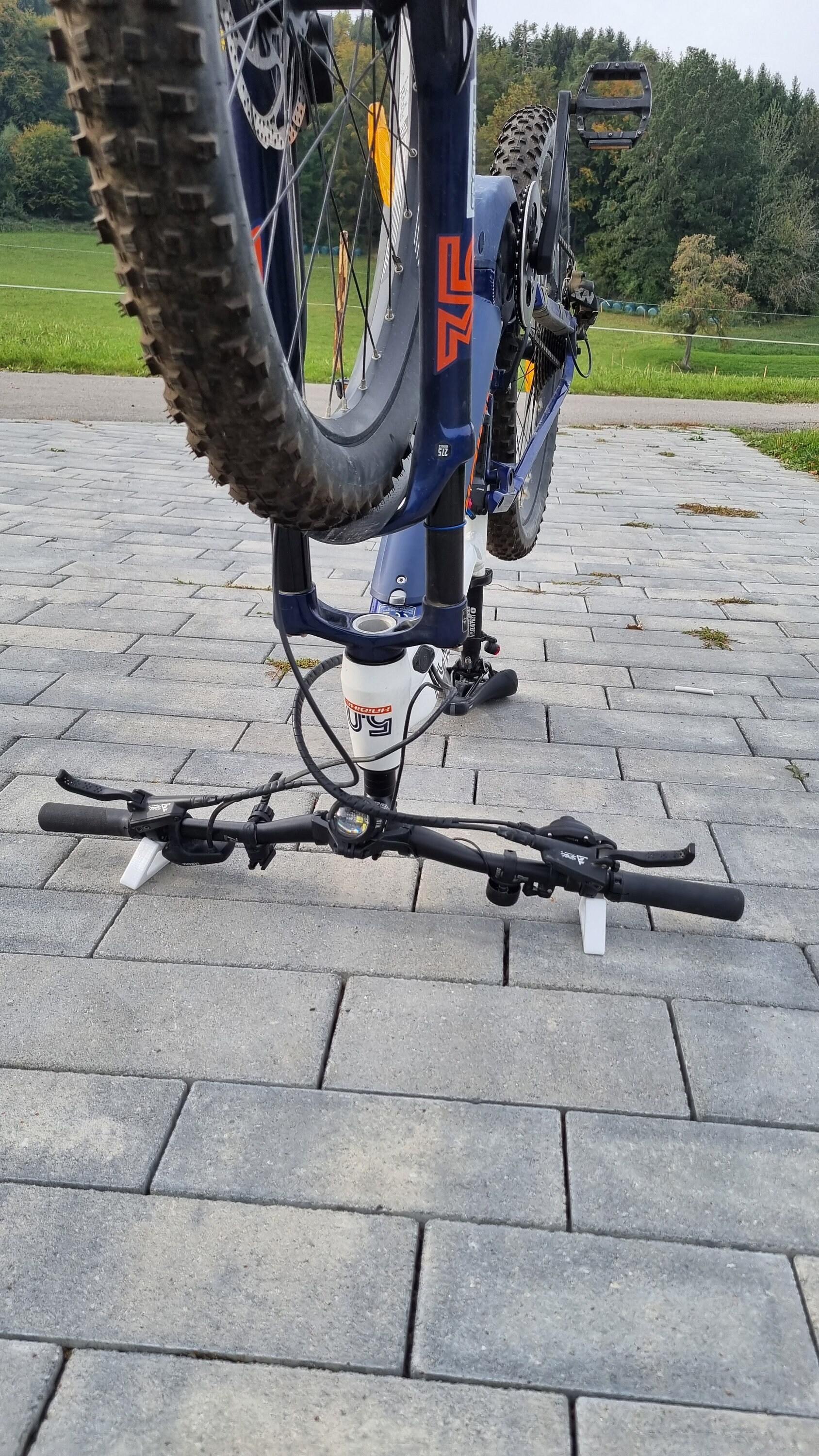 Yakimz Fahrradständer Radständer 3 Fahrräder Fahrradhalterung auf dem Boden  Aufstellständer