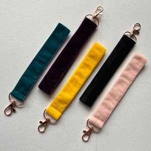 Llavero de terciopelo hecho a mano / Accesorios para llaves de auto / Lindo cordón / Regalos / Accesorios coloridos