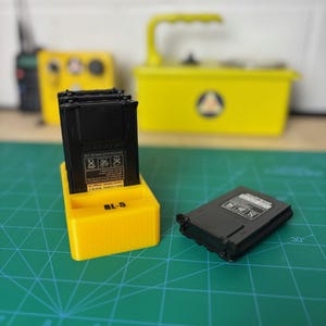 Battery Organizer For BaoFeng UV-5R (BL-5) Battery Packs