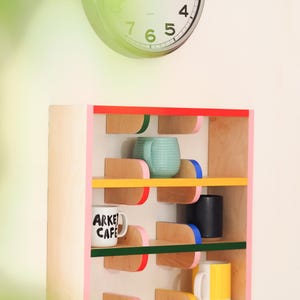 Estante para tazas con soporte de pared, estante para tazas de café, estante para tazas de té, estante de pared estilo Bauhaus escandinavo, almacenamiento de cocina moderno y minimalista