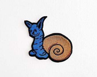 Medieval Cat Snail Embroidered Patch: Mythical Creature Art