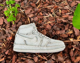 Arte de jardín con zapatillas Nike de 5 x 3 pulgadas
