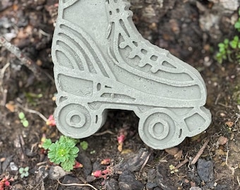 ROLLER SKATES Garden Art