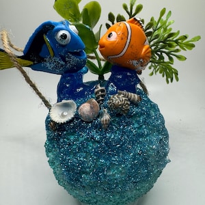 Finding Nemo w Dory on turquoise 4&quot; sphere