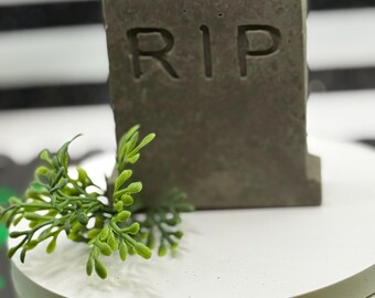 RIP tombstone Garden Art measures 5 x 4"