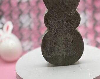 Bunny Garden Art measures 5 x 3"