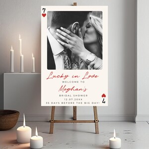Letrero de bienvenida para despedida de soltera "Lucky In Love" con foto. Letrero personalizado para despedida de soltera en Las Vegas. Letrero para fiesta de despedida de soltera "Future Mrs." Decoración para despedida de soltera. imagen 4