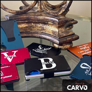 Billetera grabada personalizada / Billetera de metal personalizada / Regalo para él, novio, esposo, papá / Regalo para la fiesta de bodas de los padrinos de boda / Billetera delgada para tarjetas