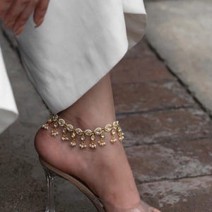 Kundan Anklets: Traditional Bridal Jewelry with Pearls