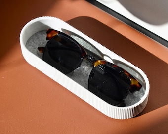 Minimal Patterned Glasses Tray (Medium) - 3D Printed to Order with Felt Inlay (Marbled Grey)
