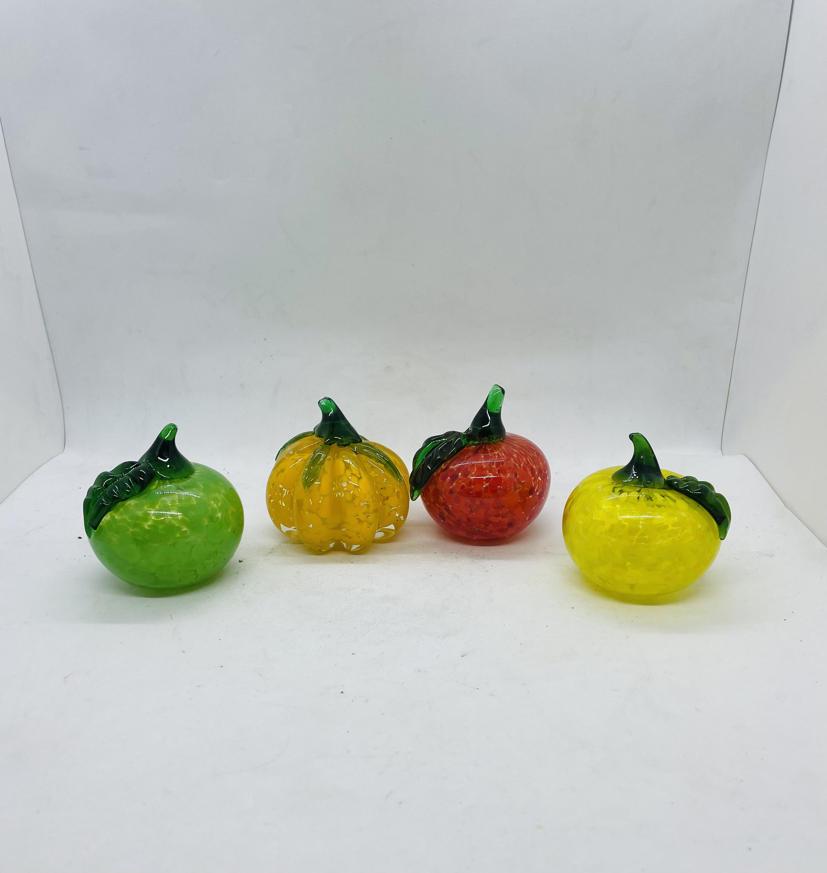 Fruits en verre, style verre de Murano, lot de 4 : pommes et citrouille