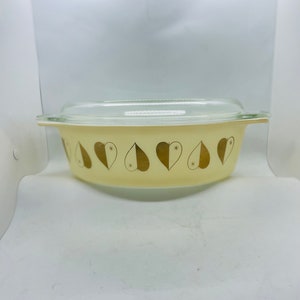 1958 PYREX Golden Hearts 2.5 Quart Casserole Dish - Etsy