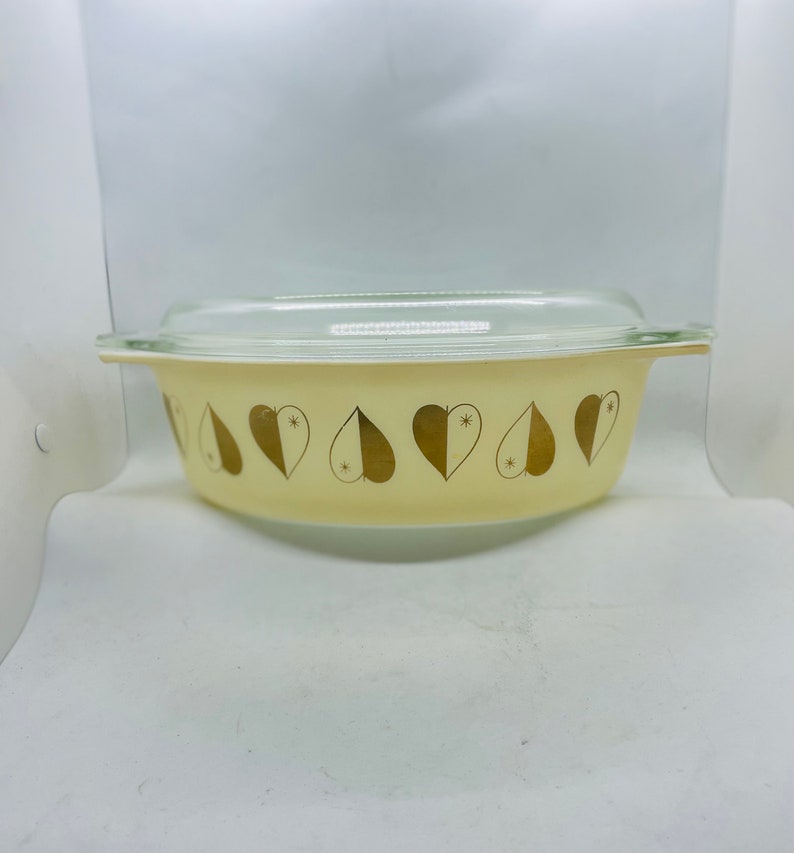 1958 PYREX Golden Hearts 2.5 Quart Casserole Dish - Etsy