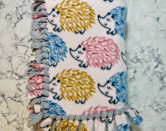 Adorable Porcupine Design Blanket - Cozy and Unique Home Decor!