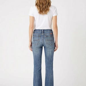 Bootcut Wrangler Jeans in Blue size W23 / L26 image 2