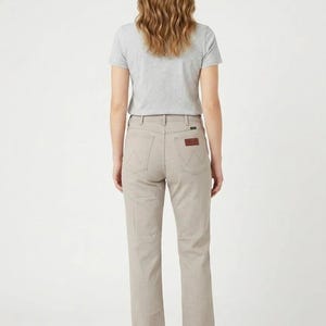Straight Wrangler Jeans in Beige size XXL image 2