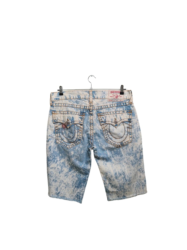 True Religion Acid Wash Shorts in Blue size W36 bild 4