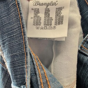 Gerade geschnittene Wrangler Jeans in Blau Normalgröße W34 Bild 5