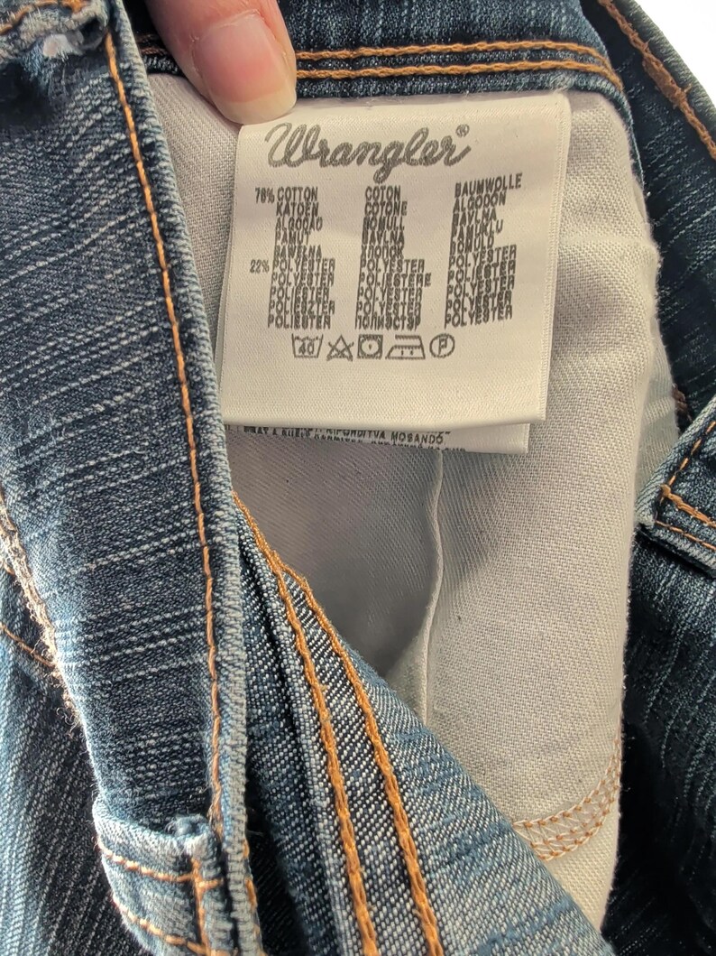 Gerade geschnittene Wrangler Jeans in Blau Normalgröße W34 Bild 5